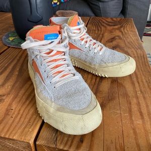 WOMEN'S CAPO DIRTY ORANGE GREY. Sneakers like new